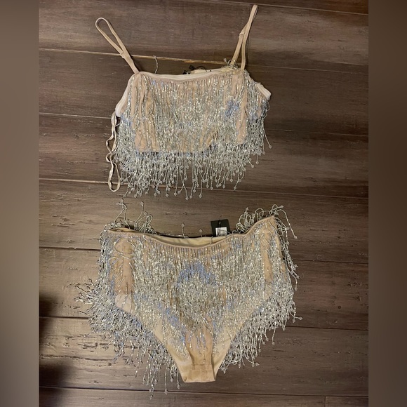 NWT | Festival Tassel Set IN SILVER/NUDE | sizes M & L | never worn - Picture 4 of 4